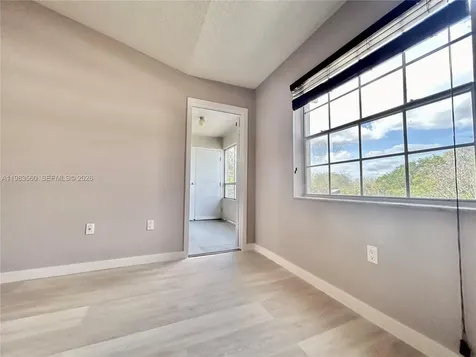 2811 N Oakland Forest Drive Oakland Park FL 33309