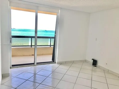 2555 Collins Avenue Miami Beach FL 33140