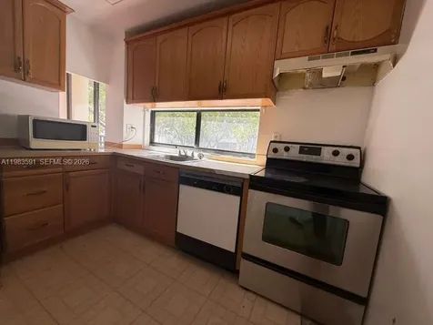 16909 N Bay Road Sunny Isles Beach FL 33160
