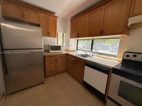 16909 N Bay Road Sunny Isles Beach FL 33160