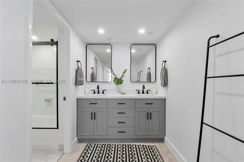 6039 Collins Avenue Miami Beach FL 33140