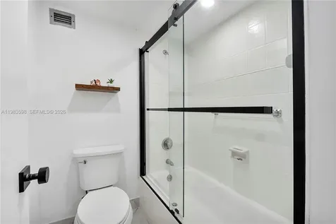 6039 Collins Avenue Miami Beach FL 33140