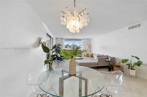 6039 Collins Avenue Miami Beach FL 33140