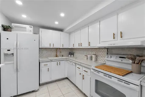 6039 Collins Avenue Miami Beach FL 33140