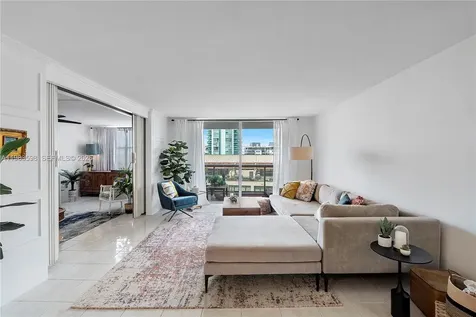 6039 Collins Avenue Miami Beach FL 33140
