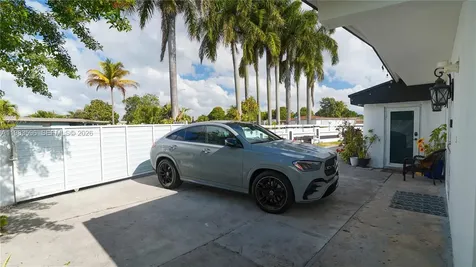 1720 NW 124th Terrace Miami FL 33167