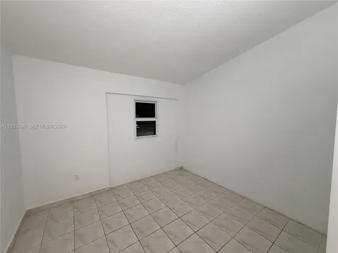 927 NE 199th Street Miami FL 33179