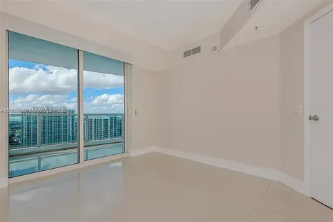 41 SE 5th Street Miami FL 33131