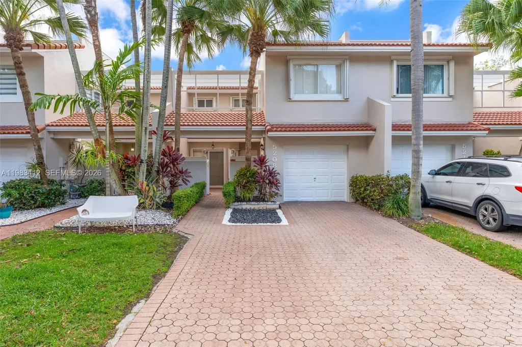 5208 NW 103rd Avenue Doral FL 33178
