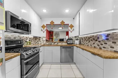 5208 NW 103rd Avenue Doral FL 33178