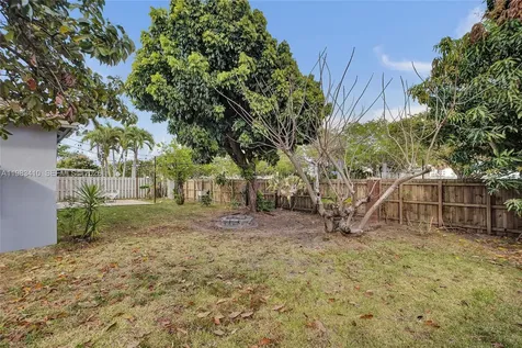 9141 SW 162nd Court Miami FL 33196