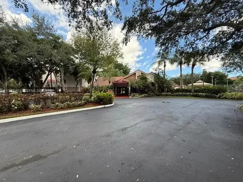 10161 W Sunrise Plantation FL 33322