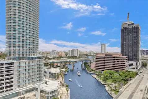 185 SW 7th Street Miami FL 33130