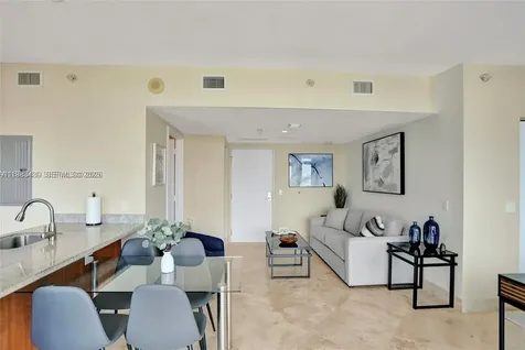 185 SW 7th Street Miami FL 33130