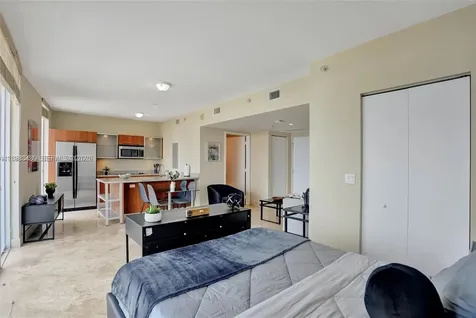 185 SW 7th Street Miami FL 33130