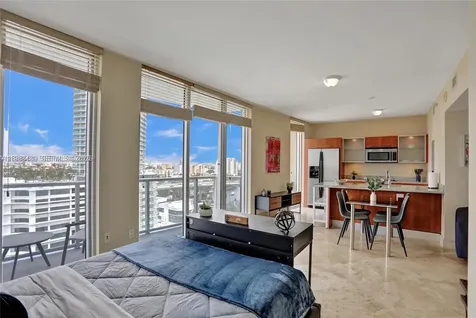 185 SW 7th Street Miami FL 33130