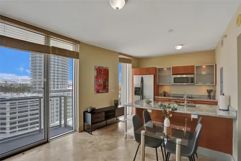 185 SW 7th Street Miami FL 33130