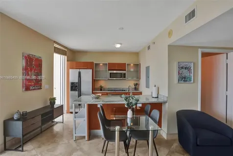 185 SW 7th Street Miami FL 33130