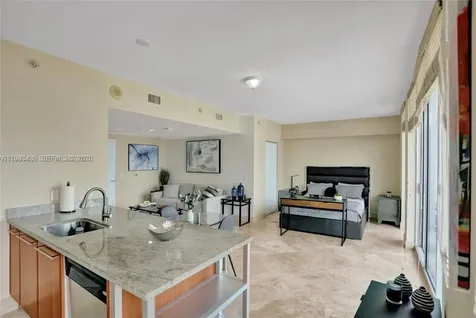 185 SW 7th Street Miami FL 33130