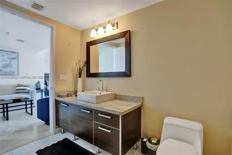 185 SW 7th Street Miami FL 33130