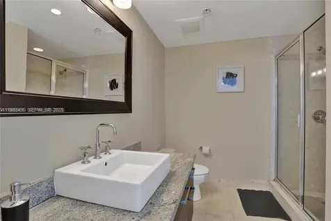 185 SW 7th Street Miami FL 33130
