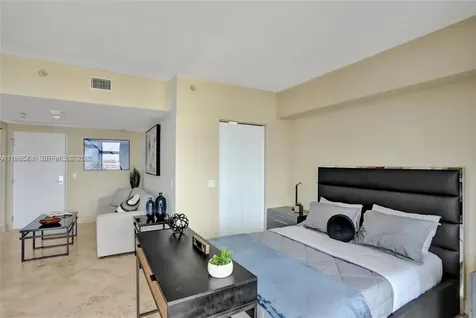 185 SW 7th Street Miami FL 33130
