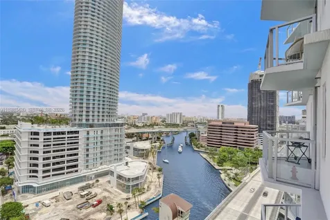 185 SW 7th Street Miami FL 33130