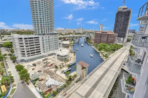 185 SW 7th Street Miami FL 33130