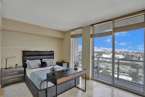 185 SW 7th Street Miami FL 33130