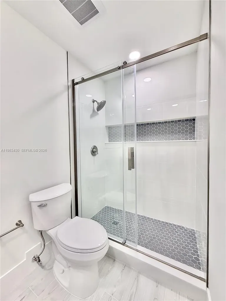404 Sandtree Drive Palm Beach Gardens FL 33403