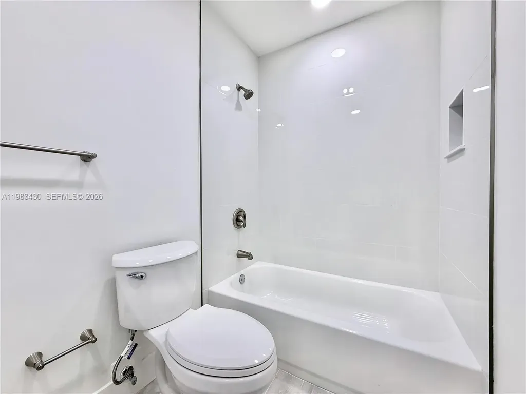 404 Sandtree Drive Palm Beach Gardens FL 33403