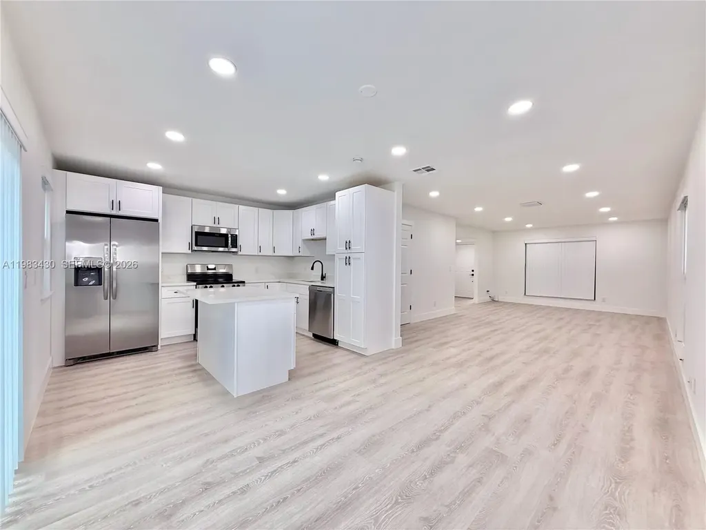 404 Sandtree Drive Palm Beach Gardens FL 33403