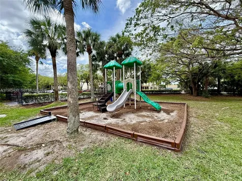 404 Sandtree Drive Palm Beach Gardens FL 33403
