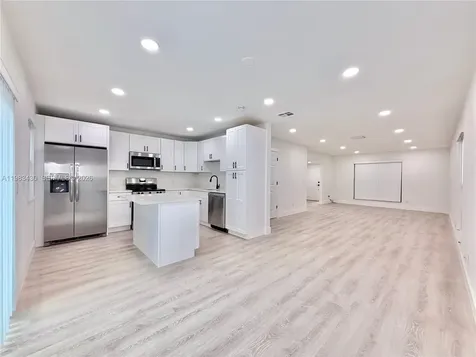 404 Sandtree Drive Palm Beach Gardens FL 33403