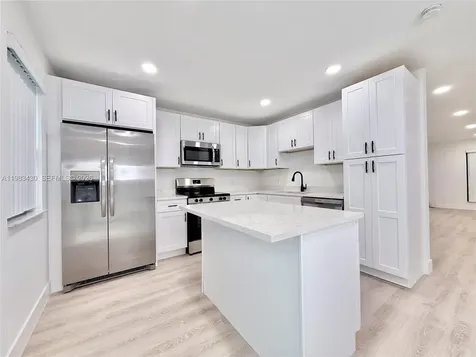 404 Sandtree Drive Palm Beach Gardens FL 33403