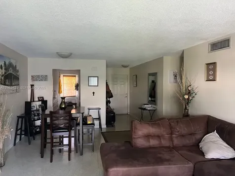 322 N Federal Highway Deerfield Beach FL 33441