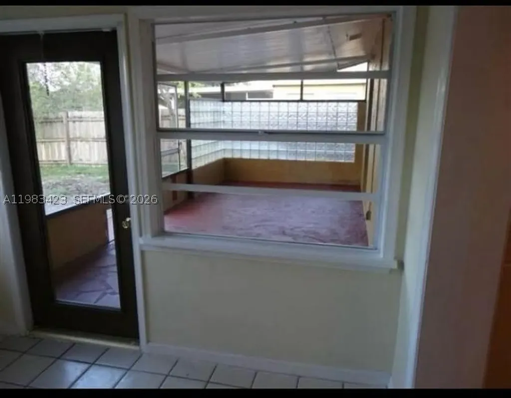 7371 SW 1st Street Margate FL 33068