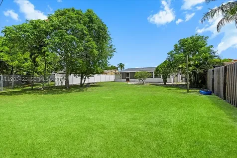 7371 SW 1st Street Margate FL 33068