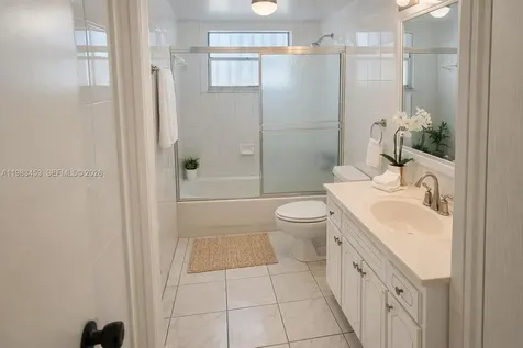 1630 W 46th Street Hialeah FL 33012
