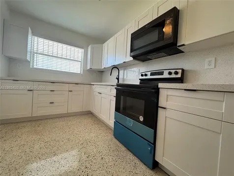 20 W 37th Street Hialeah FL 33012