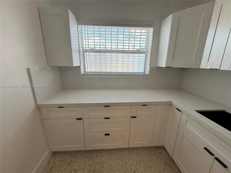 20 W 37th Street Hialeah FL 33012