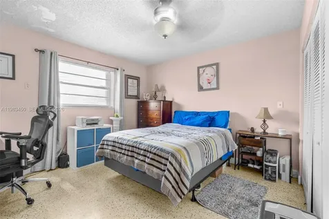 20 W 37th Street Hialeah FL 33012