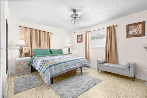 20 W 37th Street Hialeah FL 33012