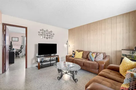 20 W 37th Street Hialeah FL 33012