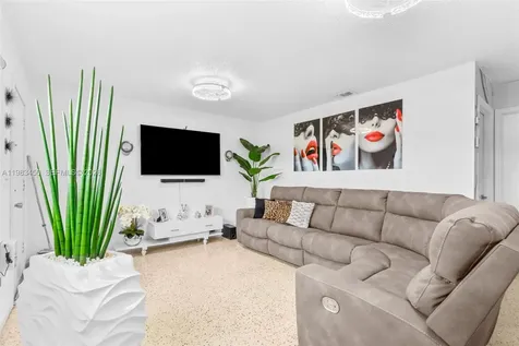 20 W 37th Street Hialeah FL 33012