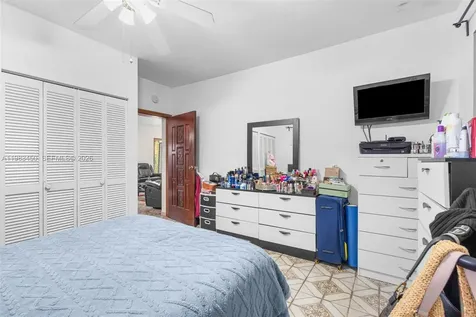 20 W 37th Street Hialeah FL 33012