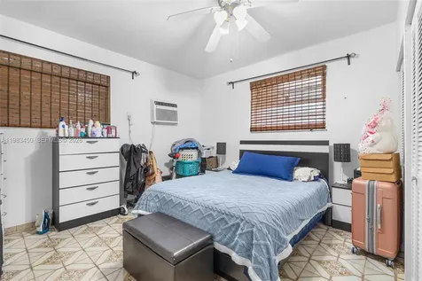 20 W 37th Street Hialeah FL 33012
