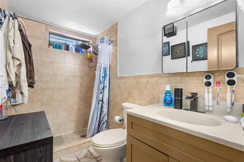 20 W 37th Street Hialeah FL 33012