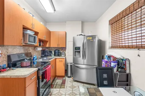 20 W 37th Street Hialeah FL 33012