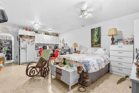 20 W 37th Street Hialeah FL 33012